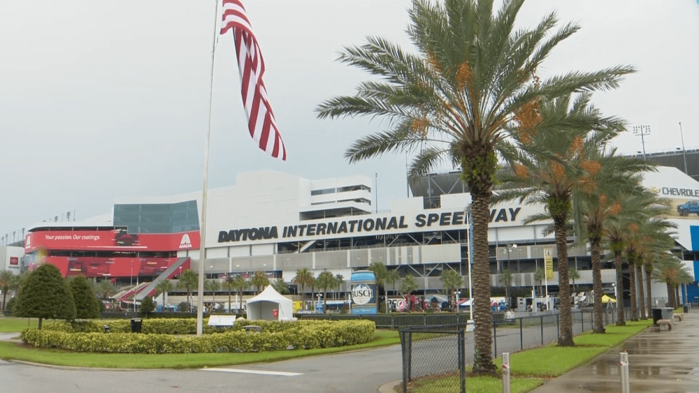 file-daytona-international-speedway-653d95acb9816663542