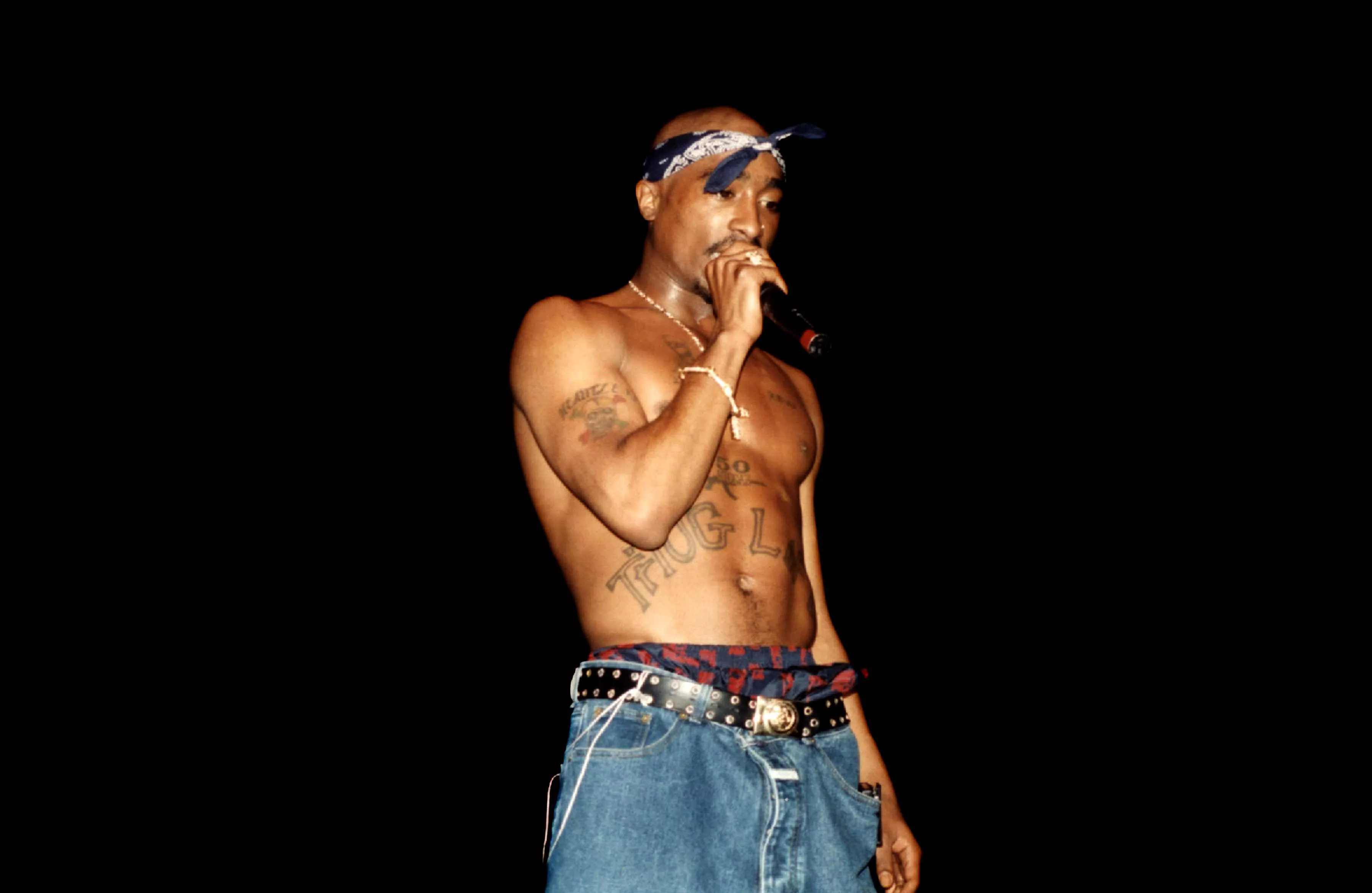 tupac-shakur-gettyimages-1125954899-654410b7bd455436261