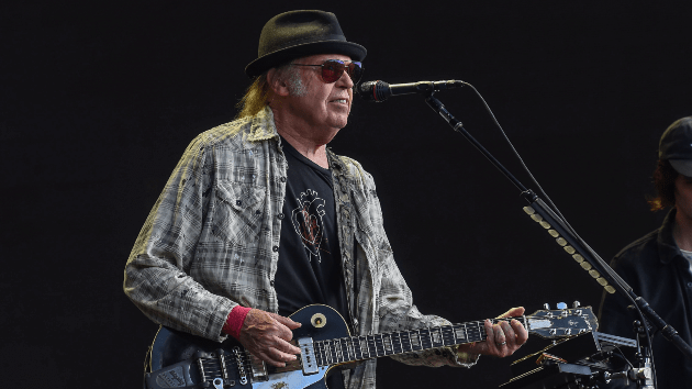 getty_neilyoung_010423282569