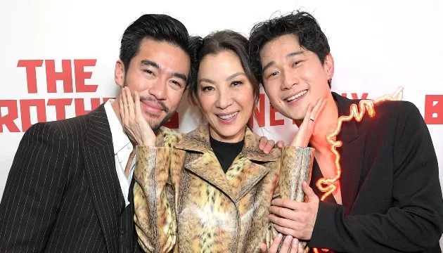 e_michelle_yeoh_brothers_01052023295053