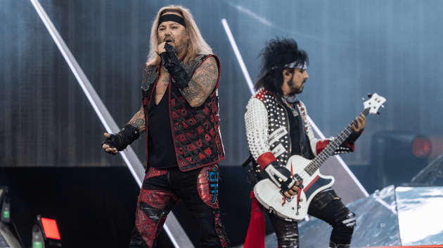 getty_motleycrue_011224325024