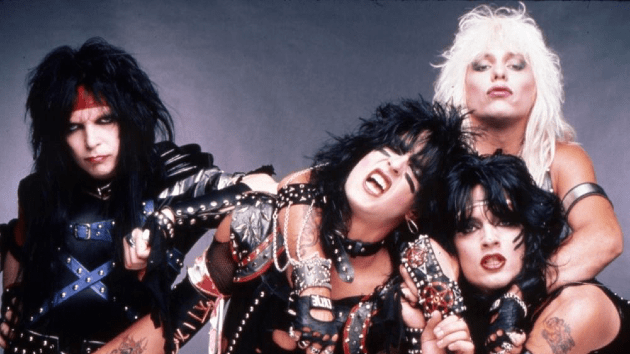 m_motleycrue_011724381115