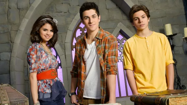 getty_wizardsofwaverlyplace_011824977161