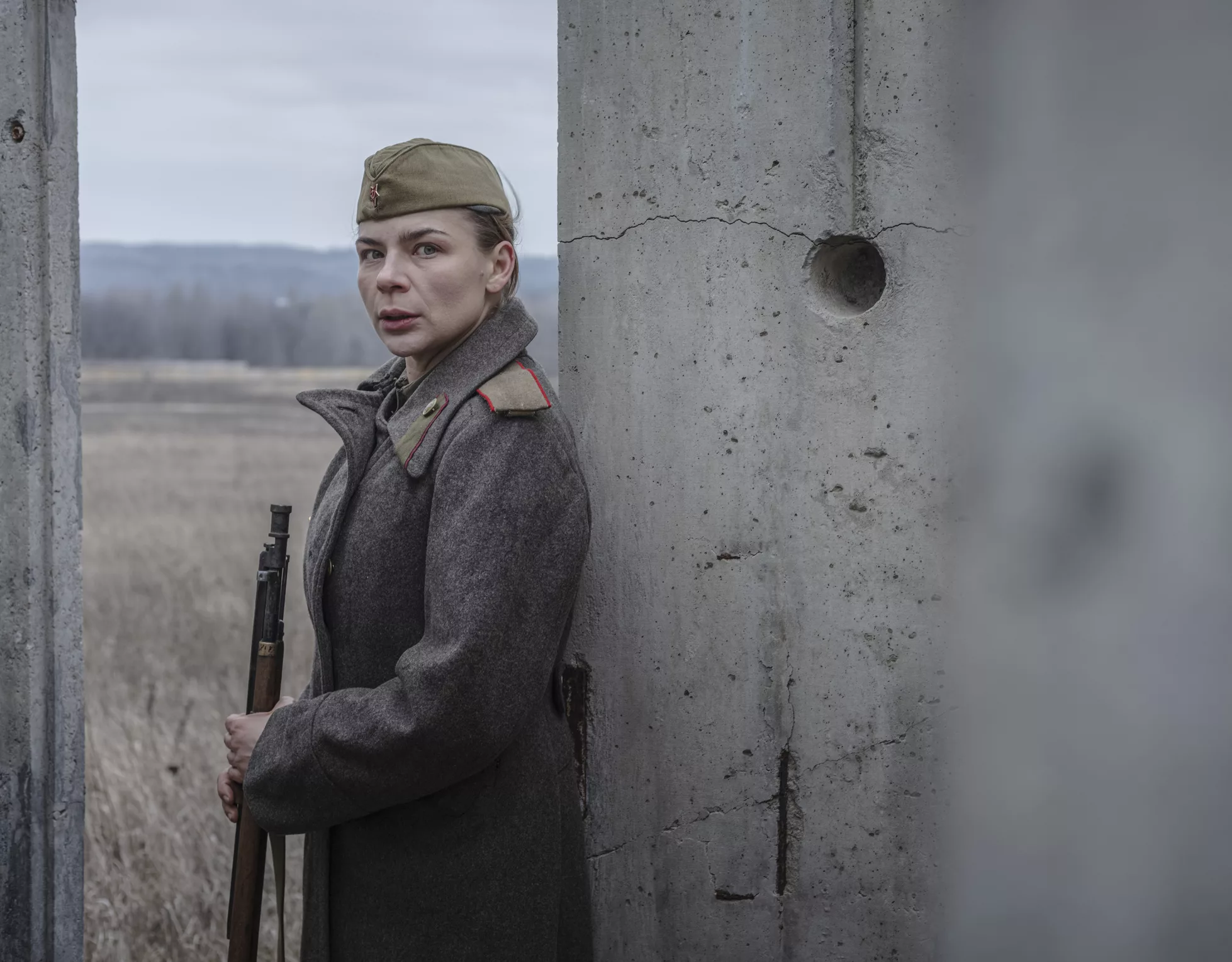 portrait-of-soviet-woman-officer-during-world-war-2