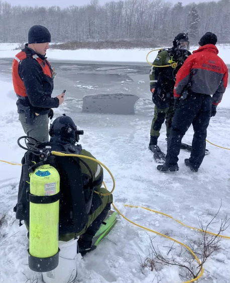 etna-pond-warden-divers-1-65b43986a5b5f375132