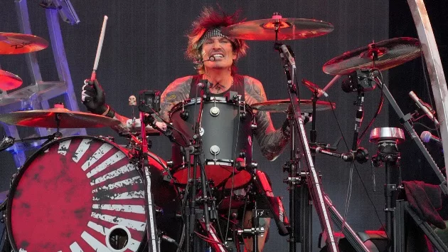 getty_tommylee_022024812052