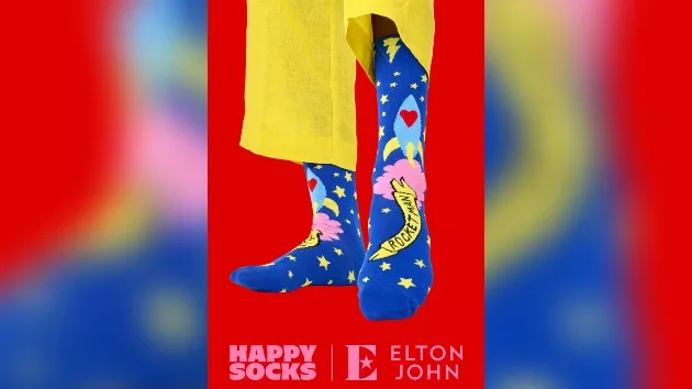 m_eltonjohnsocks_03052488077