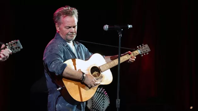 getty_johnmellencamp_031824812262