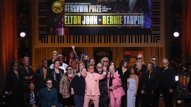 Imagem de conteúdo da notícia "Elton John é homenageado pelo Gershwin Prize 2024" #1