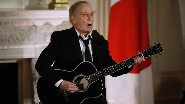 getty_paulsimon_041124842012