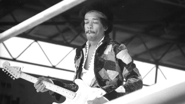 getty_jimihendrix_04232411867