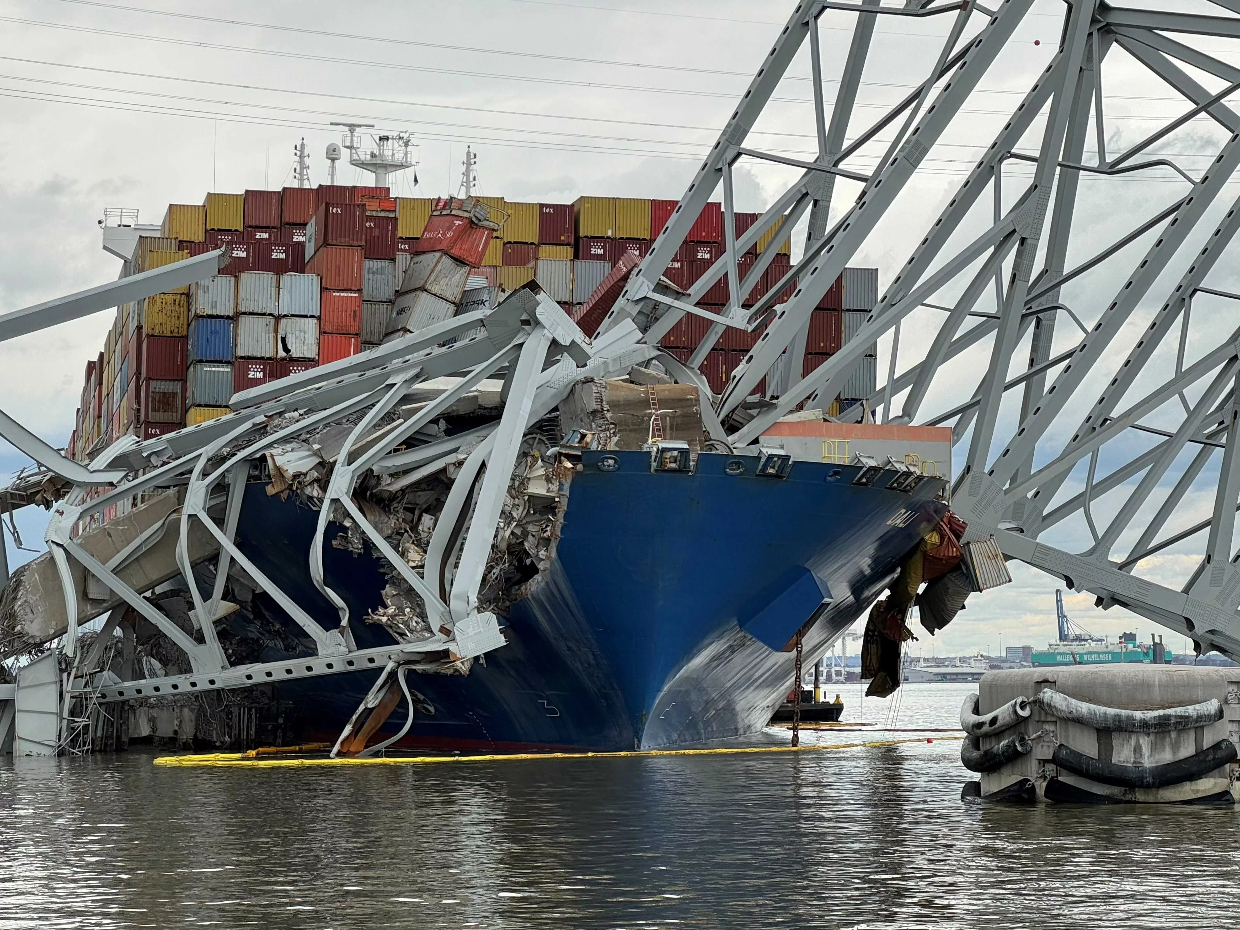 key-bridge-collapse-from-water-04-daniel-francois-660eecdf36f97252146