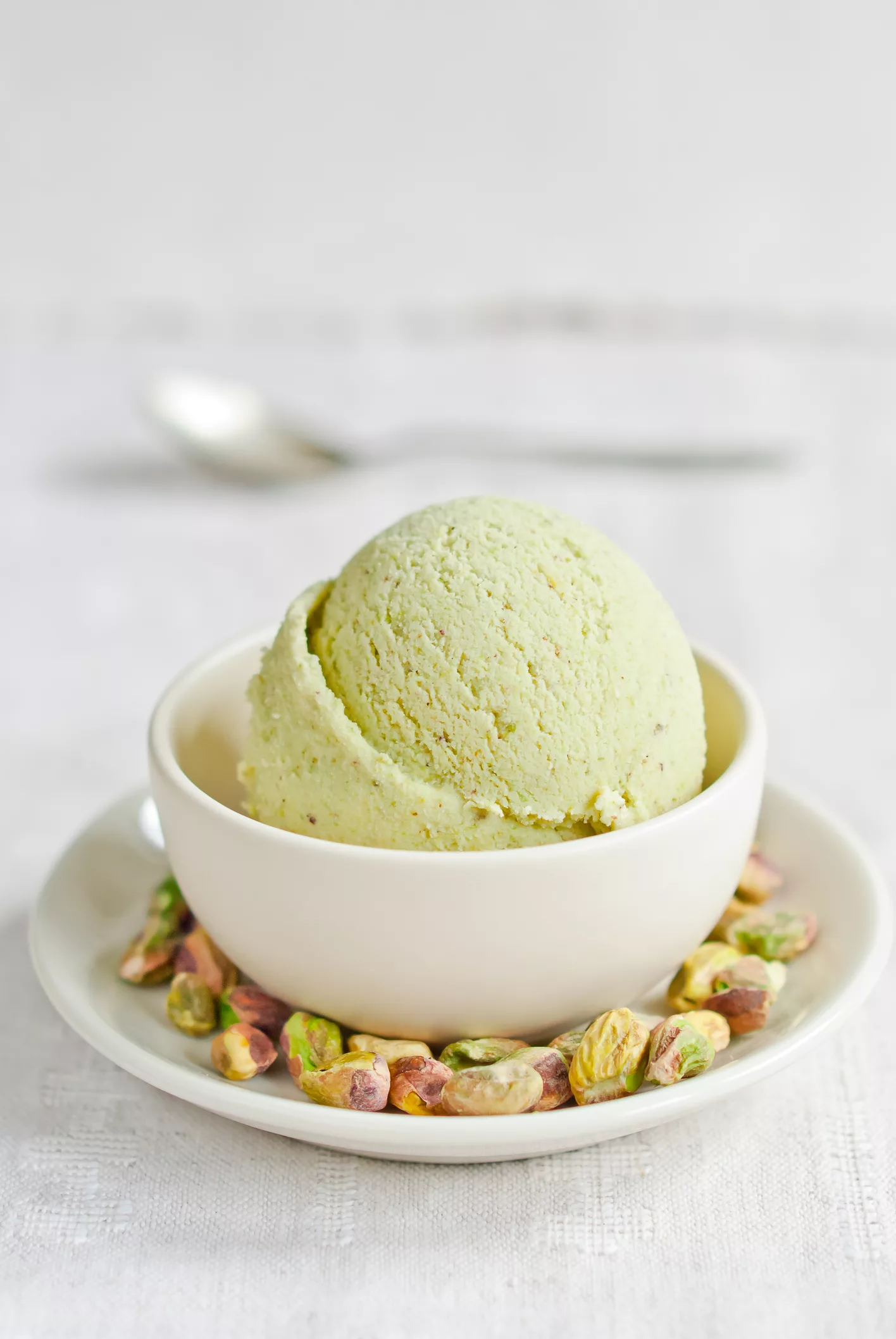 pistachio-ice-cream-in-white-bowl