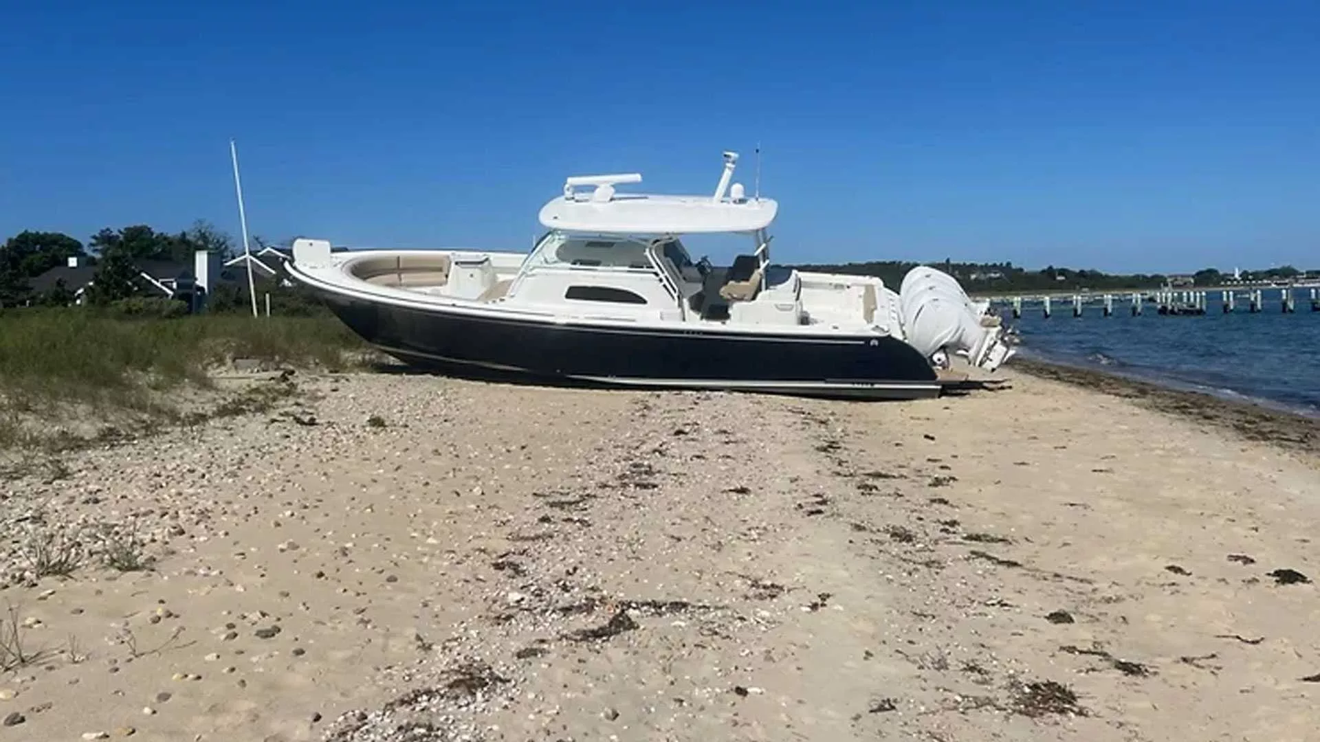 boat-run-aground-on-chappaquiddick-island-66611d8992a0a891019