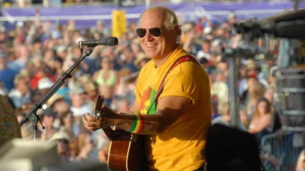 getty_jimmybuffett_061024636828