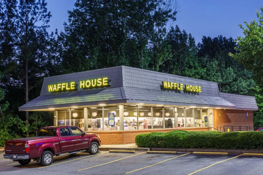 alpharetta-atlanta-georgia-waffle-house-restaurant-night