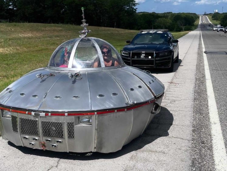 ufo-pulled-over- ufo-pulled-over-