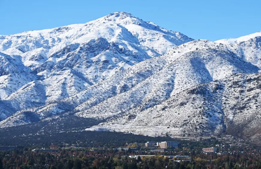 topshot-chile-santiago-andes-snow-feature