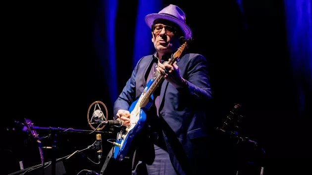 getty_elviscostello_071124454696