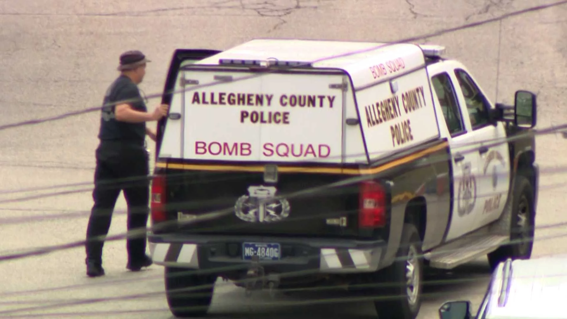 bomb-squad-at-scene-66940ff669310936322