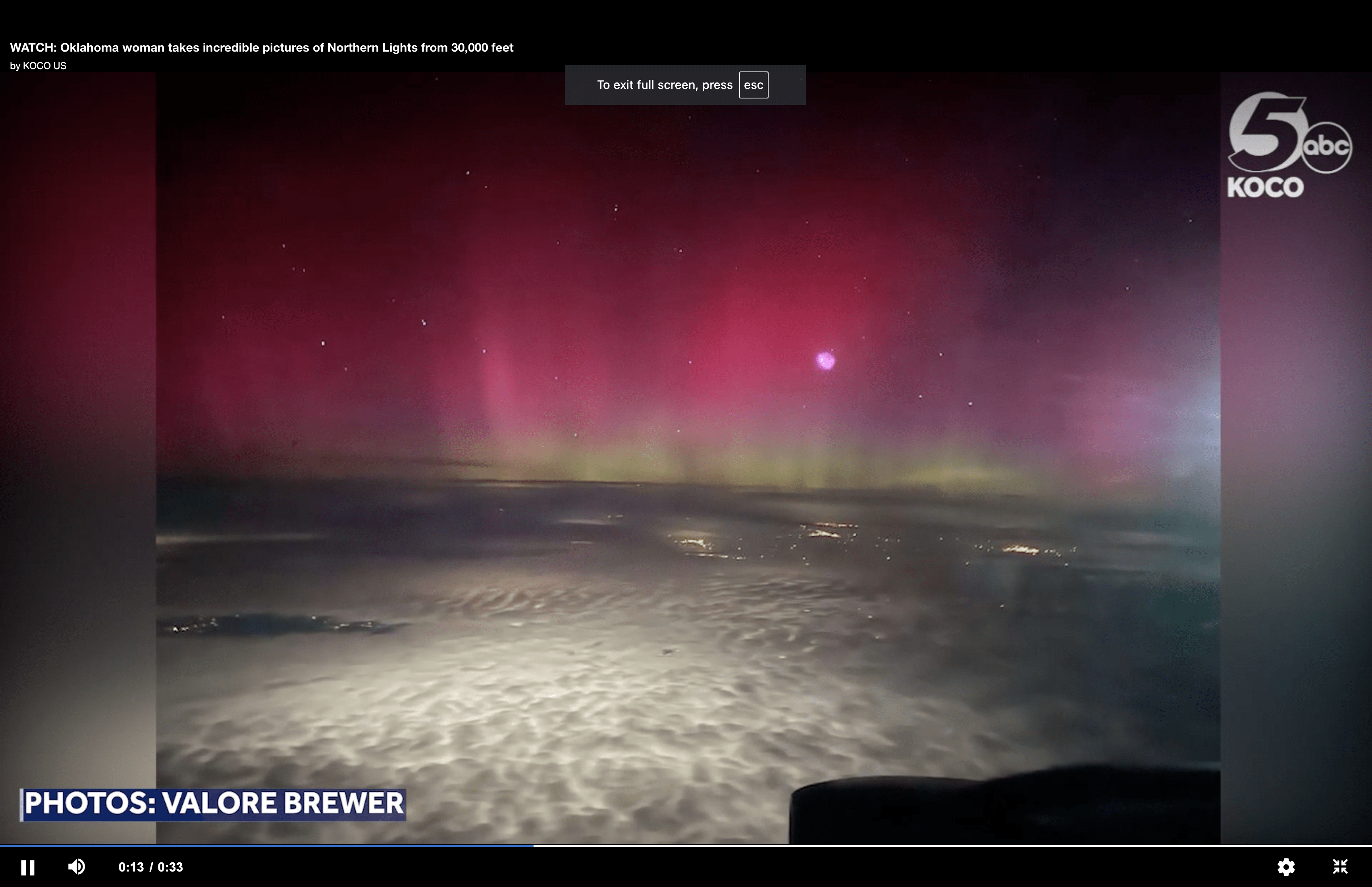 Woman gets incredible view of northern lights during flight 98 Rock