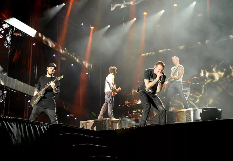 LAS VEGAS, NV - MAY 09: (L-R) Musicians Mike Shinoda, Brad Delson, singer Chester Bennington and musician Dave Farrell of Linkin Park perform onstage during Rock in Rio USA at the MGM Resorts Festival Grounds on May 9, 2015 in Las Vegas, Nevada. (Photo by Kevin Mazur/Getty Images)