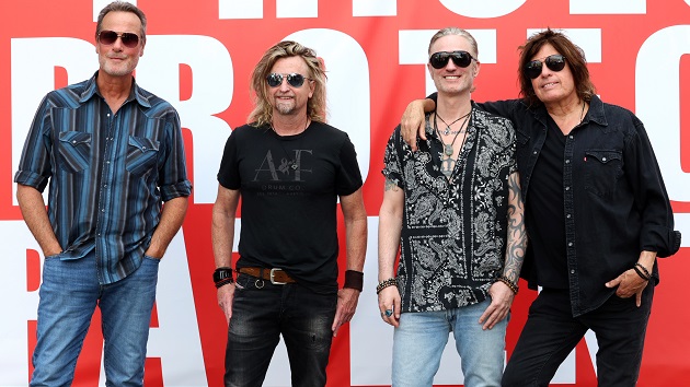 Watch Stone Temple Pilots play Filter's Watch Stone Temple Pilots play Filter's