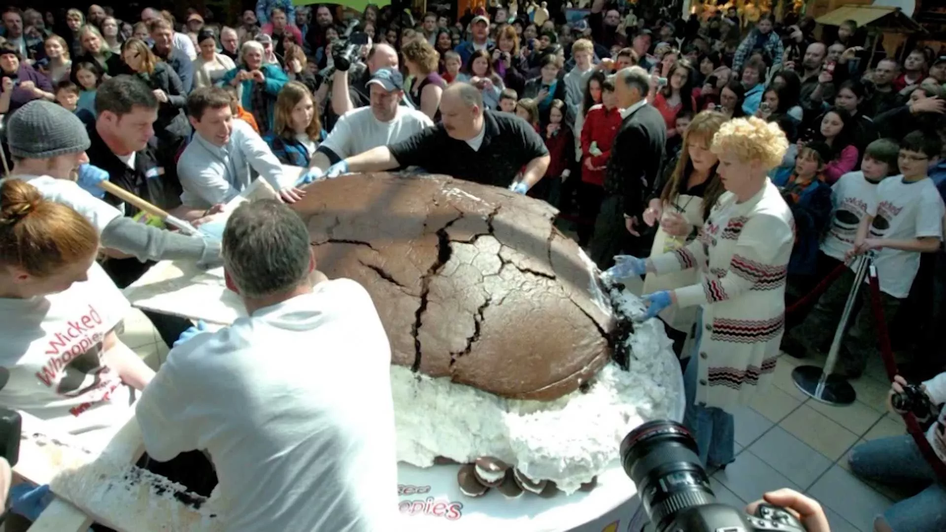 world-record-whoopie-pie-in-maine-66db5bf8cbd48386429