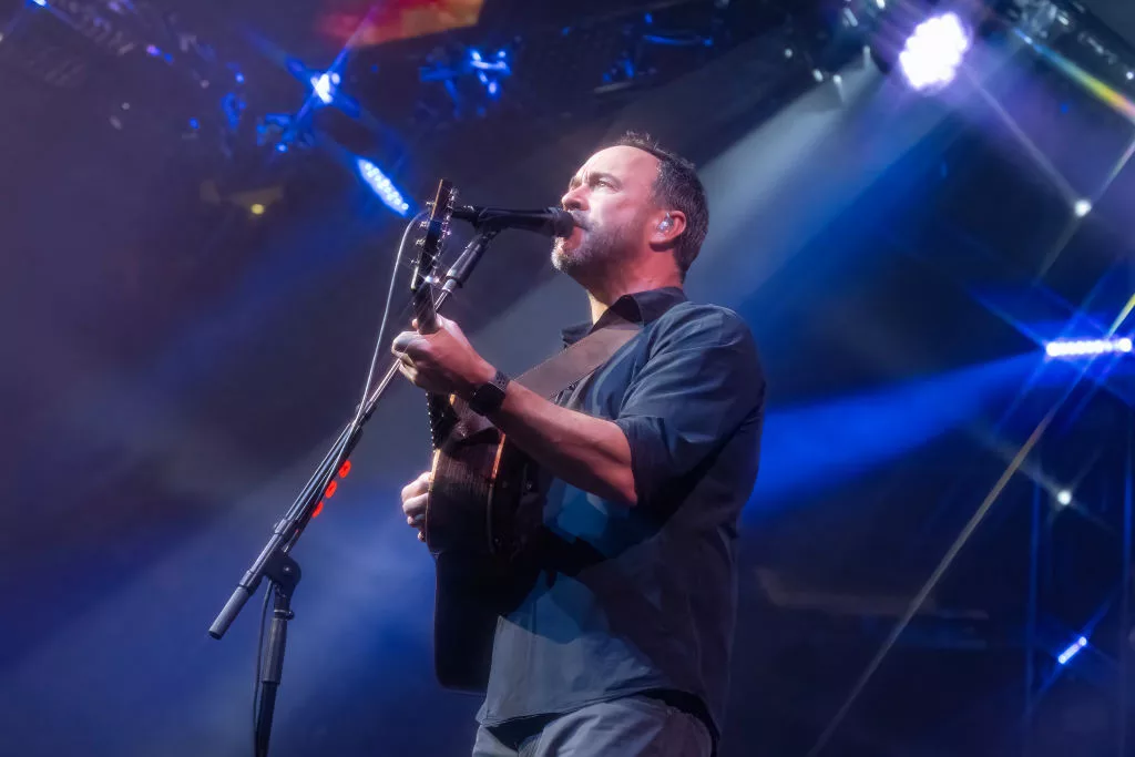 NEW YORK, NEW YORK - NOVEMBER 17: (EDITOR'S NOTE: Image has been taken using a Star Effect Filter) Dave Matthews performs with Dave Matthews Band at Madison Square Garden on November 17, 2023 in New York City. (Photo by Astrida Valigorsky/WireImage)