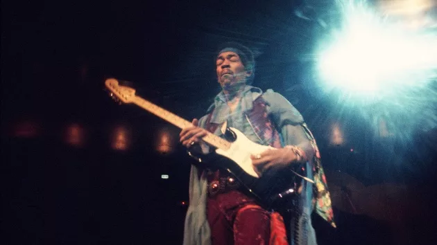 getty_jimihendrix_100424807804