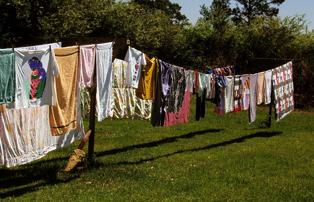 alabama-stapleton-laundry-hanging-outdoors-on-clothesline