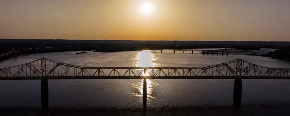 clark-memorial-at-sunset-view-crosses-ohio-river-to-louisville-kentucky-as-seen-from-indiana