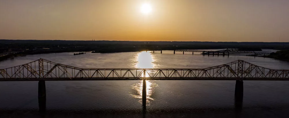 clark-memorial-at-sunset-view-crosses-ohio-river-to-louisville-kentucky-as-seen-from-indiana