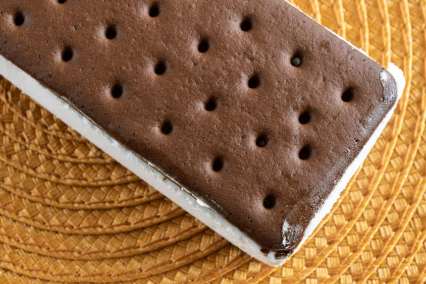 ice-cream-sandwich-with-vanilla-flavor-in-the-center-and