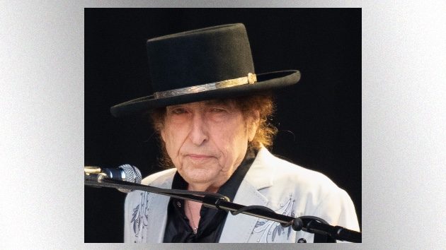 Getty_BobDylan_012725_0729263.jpg