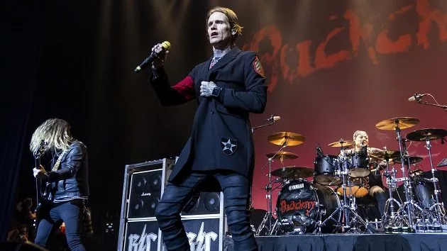 g_buckcherry_021125108212