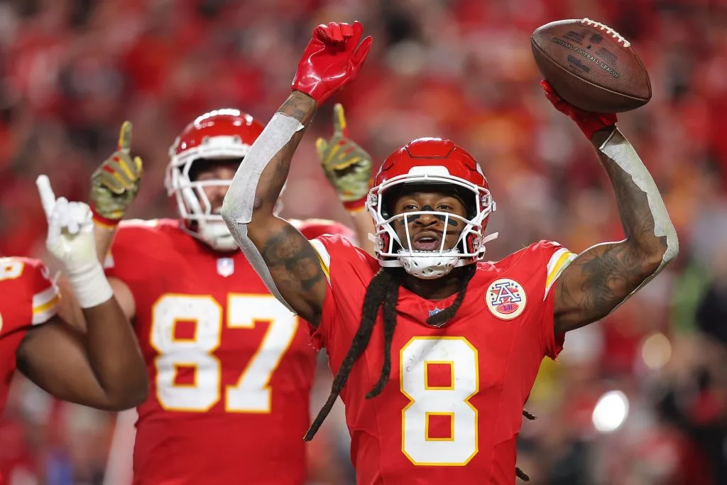 KANSAS CITY, MISSOURI - NOVEMBER 04: DeAndre Hopkins #8 of the Kansas City Chiefs celebrates after his touchdown reception against the Tampa Bay Buccaneers during the second quarter at GEHA Field at Arrowhead Stadium on November 04, 2024 in Kansas City, Missouri. (Photo by David Eulitt/Getty Images)