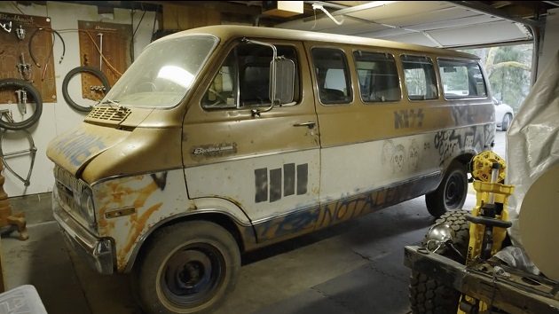 Kurt Cobain's Melvins van mural sells for $26K | 98 Rock Online