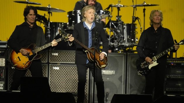 Getty_PaulMcCartney_0930259800
