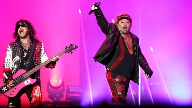 Mötley Crüe announces July 4 show in Canada