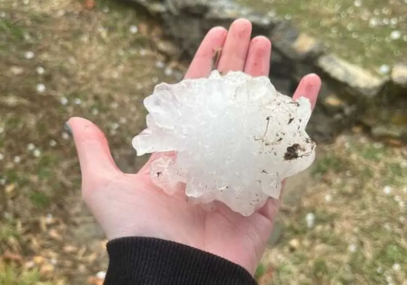 WATCH: Severe thunderstorms in Missouri, Kansas bring golf-ball-sized ...