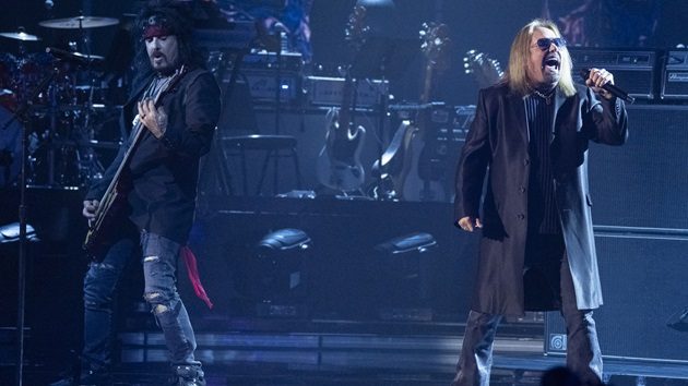 Mötley Crüe announces 'Crücial Crüe' box set | 98 Rock Online