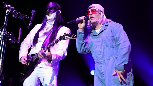 Limp Bizkit keeps the fun times 'Rollin