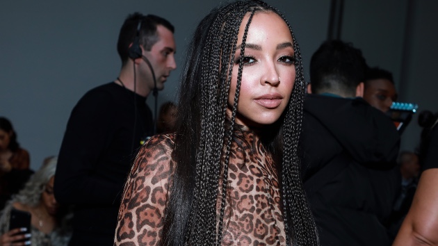 Tinashe teases new music while posing by the pool - Vimarsana News