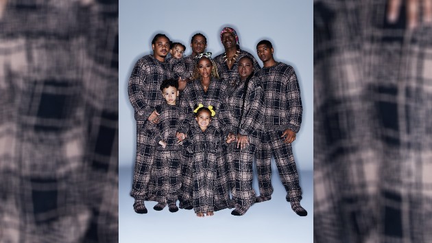 Snoop Dogg and family star in new SKIMS holiday campaign - Vimarsana News