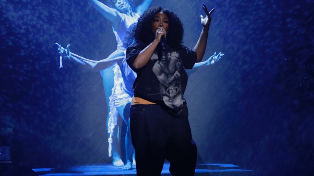 SZA has a "handful of tracks" with friend Lizzo - Vimarsana News