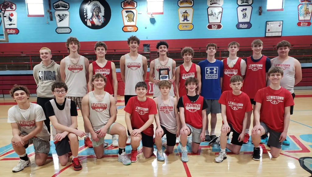 hometown-heroes_lewistown-boys-bball_18