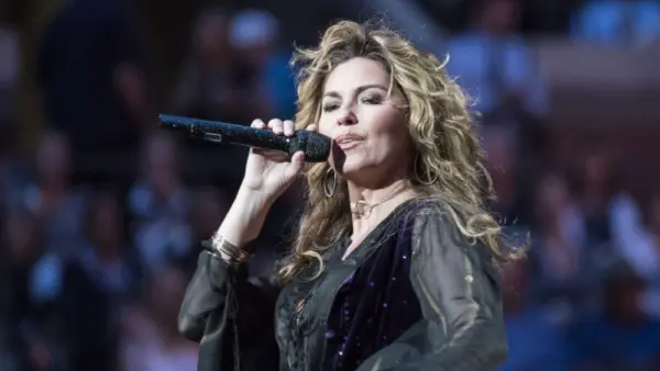 Shania Twain performs during opening ceremony at US Open Championships day 1 at Billie Jean King Tennis center New York^ NY USA - August 28^ 2017