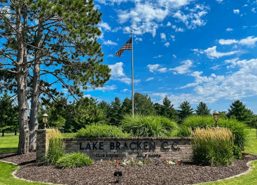 lake-bracken-golf-entrance