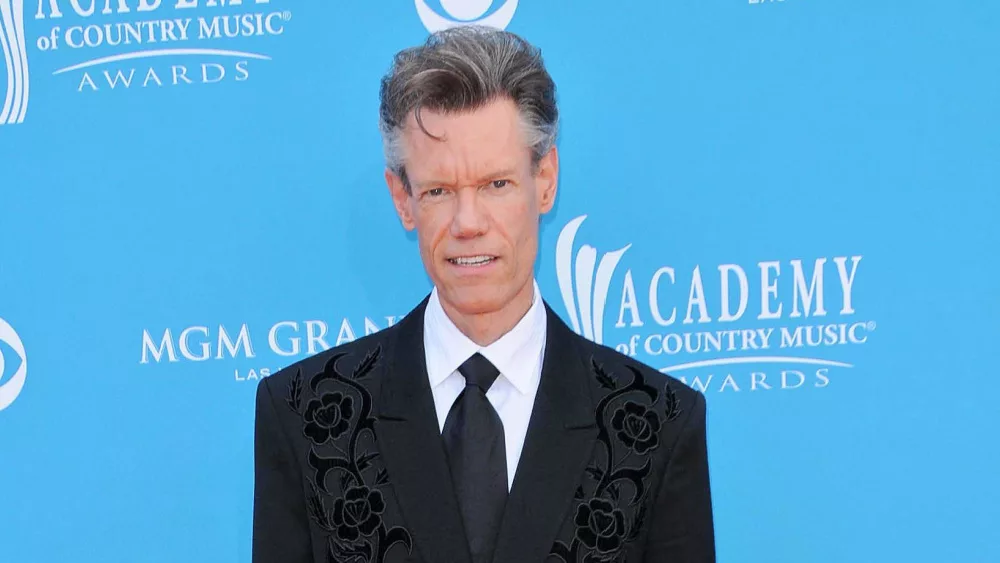 shutterstock_103049054339075